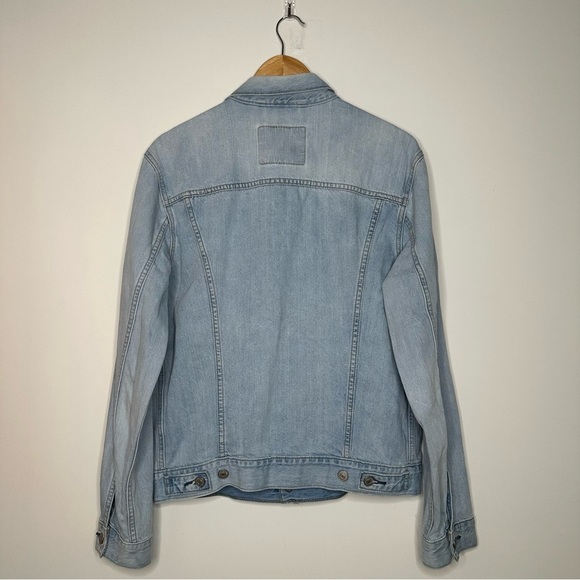 Levi’s Vintage Men’s Denim Light Wash Trucker Jacket Size Small - Picture 5 of 13